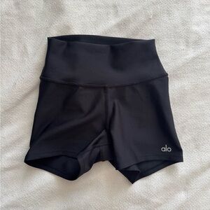ALO XS MINI SHORTS✨